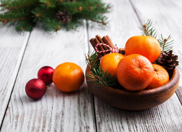 Composição de Natal com tangerinas