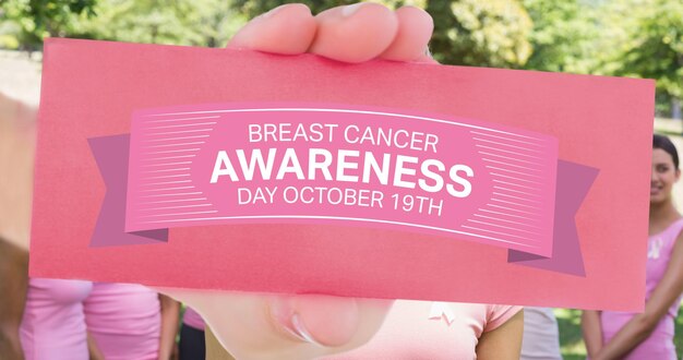 Foto composição do logotipo da fita rosa e texto sobre câncer de mama em diversos grupos de mulheres