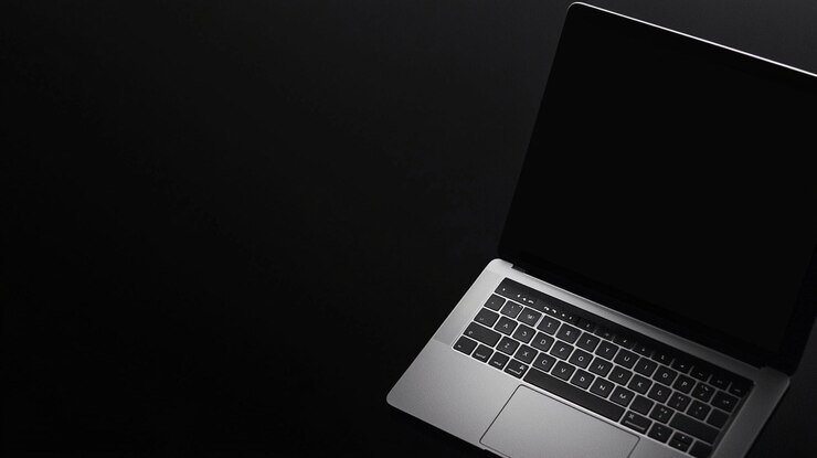 Foto composição flat lay com teclado de computador e notebook