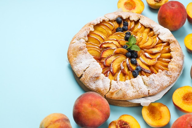 Composición de galette de frutas para un espacio de concepto de comida sabrosa para texto