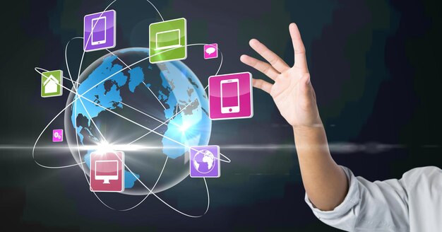 Composición de iconos digitales sobre mano caucásica