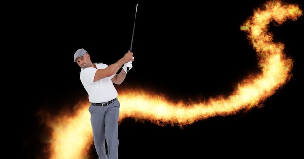 Composición del jugador de golf masculino sobre llamas sobre fondo negro