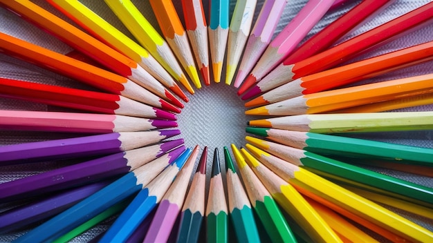Composición de los lápices multicolores