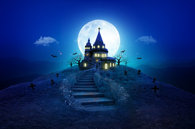 Composición de la luna de la noche de Halloween con calabazas brillantes, castillo vintage y murciélagos volando en tono azul