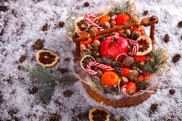 Foto composición de navidad año nuevo con mandarinas