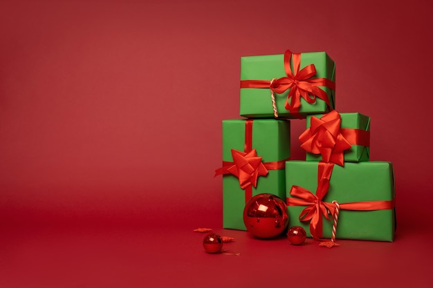 Composición navideña de cajas de regalo.