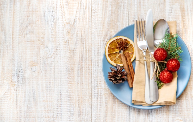 Foto composición navideña con mesa puesta