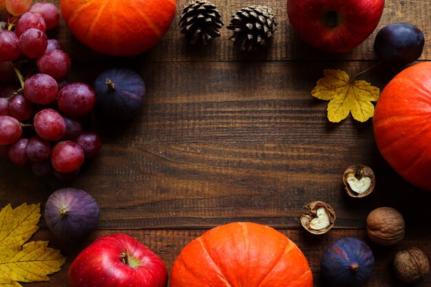 Foto composición de otoño con productos de temporada.