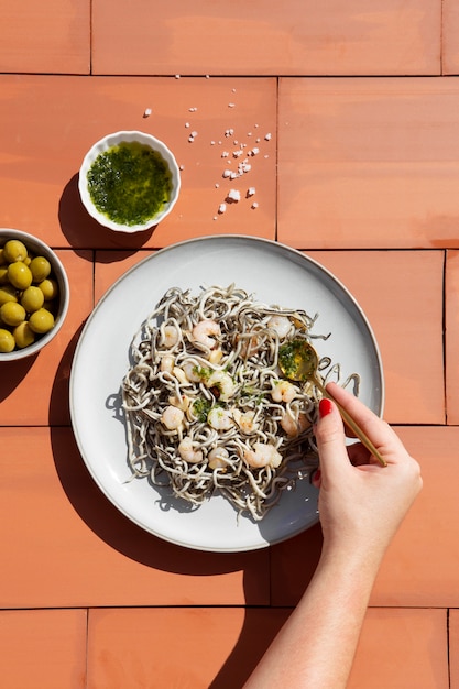 Foto composición del plato tradicional de gulas