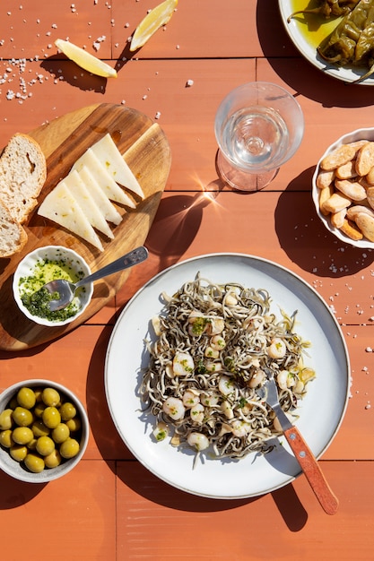 Foto composición del plato tradicional de gulas