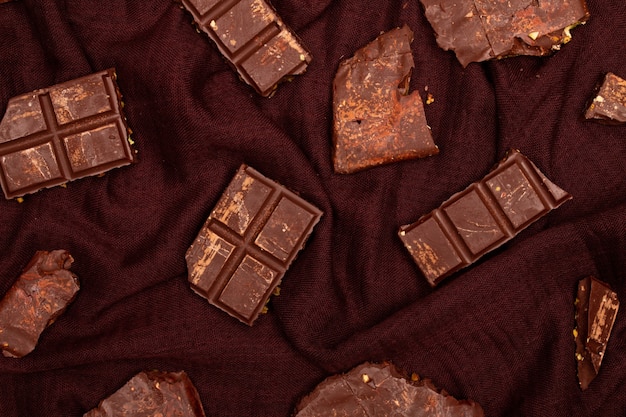 Composición de vista superior o fondo con delicioso chocolate