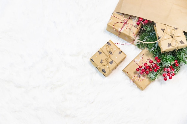 Comprando presentes de Ano Novo e Natal. Foco seletivo. Feriados