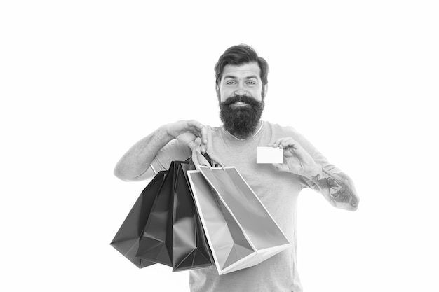 Compras agradables comprar regalo o presente asistente de tienda en línea con bolsas de embalaje y servicio de entrega de compra con tarjeta de descuento hombre feliz compras usar método de pago adicto a las compras vació su tarjeta de crédito