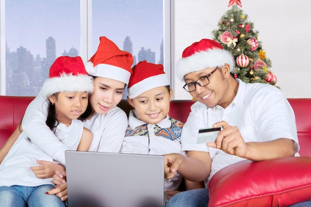 Compras familiares en línea para Navidad