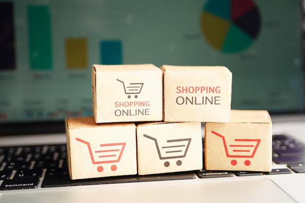 Compras en línea Cuadro de carrito de compras en el gráfico de negocios comercio de finanzas de importación y exportación