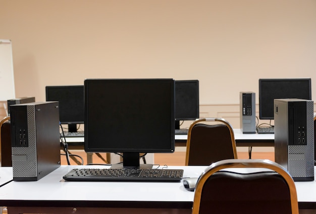 Computador em sala de aula