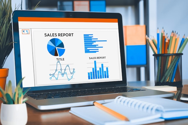 Computermonitor, der Projektstatistiken, Marktforschungsergebnisse oder Statistiken analysiert