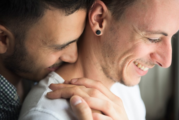 Foto conceito alegre da casa do amor dos pares