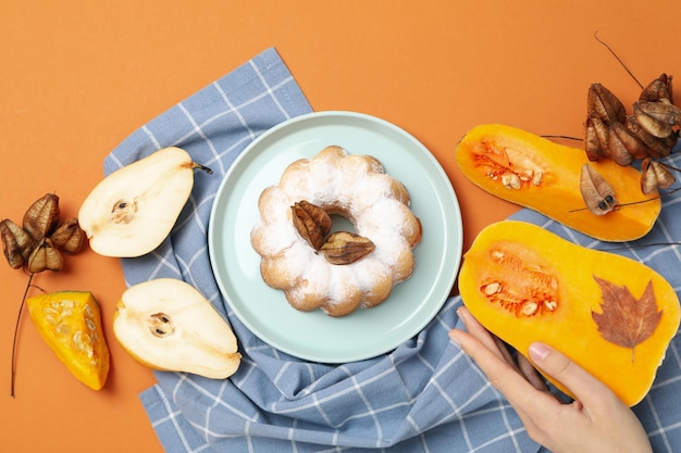 Conceito de comida de vibração de outono Vista superior do bolo de abóbora