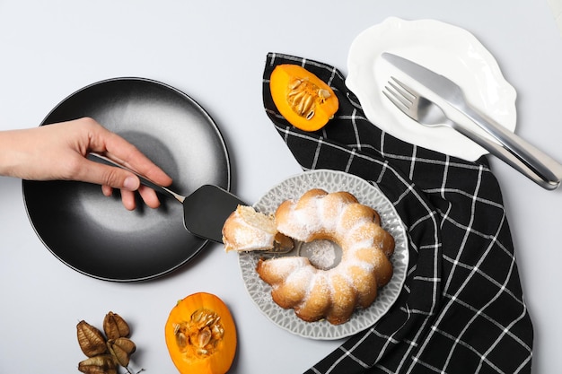 Conceito de comida de vibração de outono Vista superior do bolo de abóbora