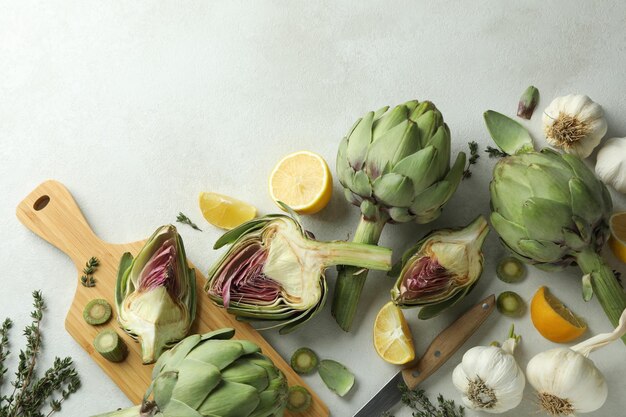 Conceito de comida saudável com planta de alcachofra