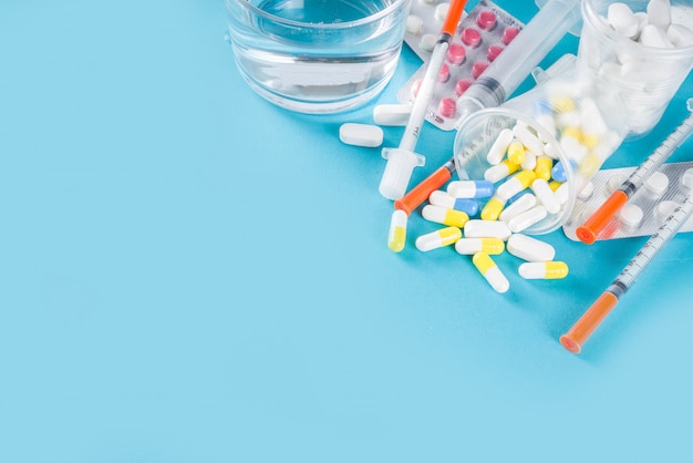 Conceito de comprimidos de medicamento farmacêutico