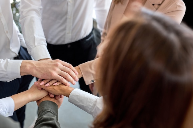 Conceito de conexão da comunidade do trabalho em equipe da equipe. top view business team