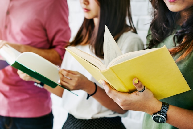 Conceito de conhecimento de pessoas de estudantes de educação