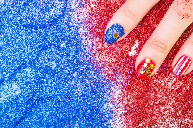 Foto conceito de dia da independência eua com unhas pintadas