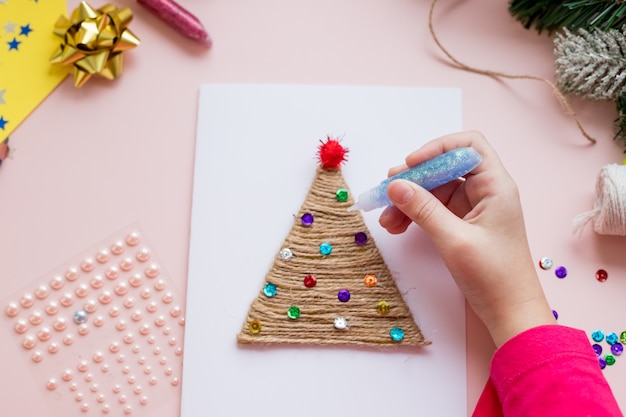 Conceito de diy. como fazer um cartão de natal.