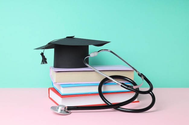Conceito de educação médica e livros médicos