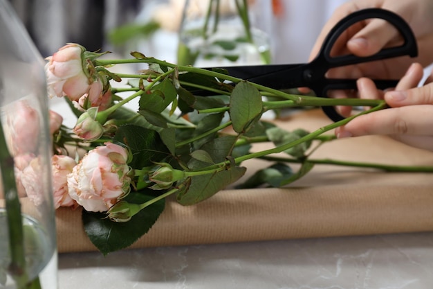 Conceito de entrega de loja de flores e florista