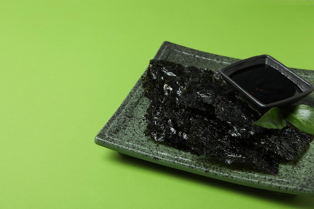 Conceito de espaço nori de algas de comida japonesa para texto