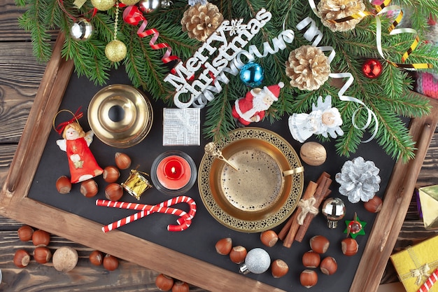 Conceito de Feliz Natal com presentes e decorações de Natal