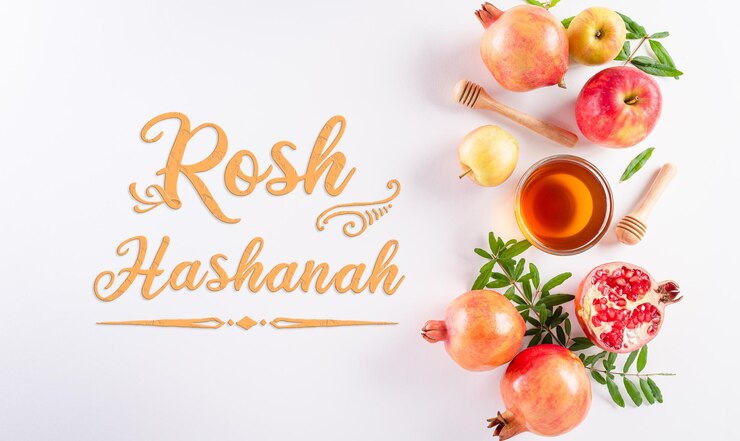 Foto conceito de feriado judaico de ano novo de rosh hashaná de símbolos tradicionais ou religiosos em fundo branco