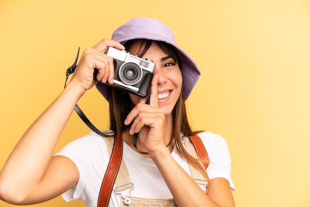 Conceito de fotografia vintage jovem mulher bonita