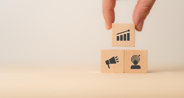 conceito de hacking de crescimento estratégia de marketing criativa abordagem inovadora para publicidade e promoção criando campanha única para marketing personalizado por canais digitais e insights baseados em dados