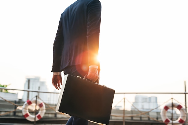 Conceito de hora de ponta do empresário trabalhador