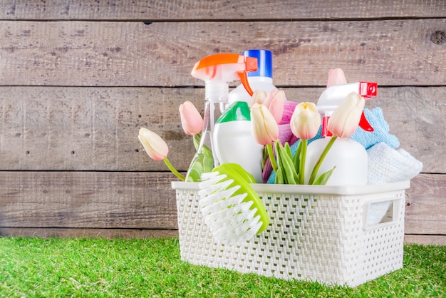 Conceito de limpeza em casa de primavera