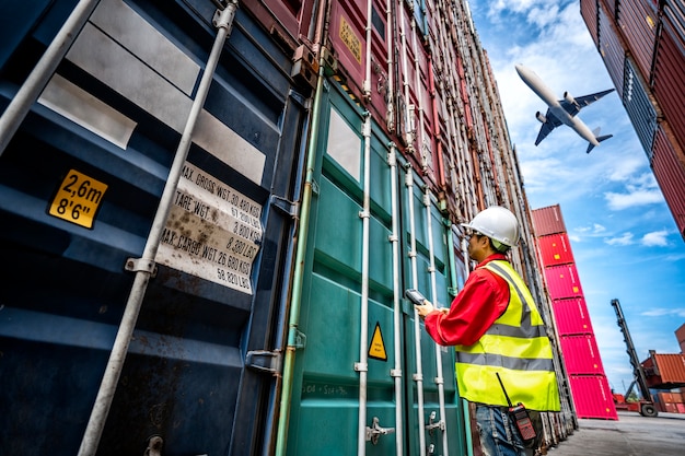 Conceito de logística empresarial, conceito de importação e exportação.