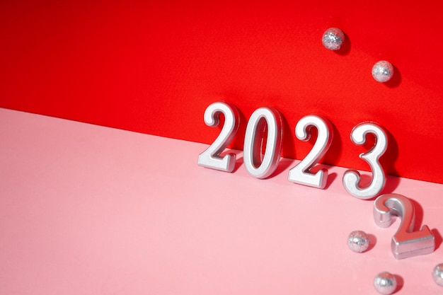 Conceito de mudança do ano 2022 e 2023 espaço para texto