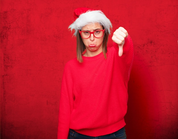 Conceito de Natal jovem mulher bonita. fundo editável