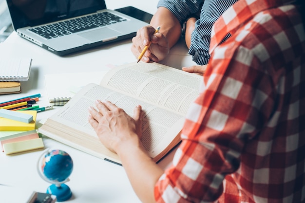 Conceito de pessoas, aprendizagem, educação.