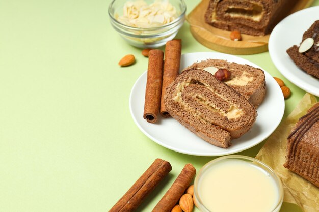 Conceito de rolo de bolo de comida doce deliciosa