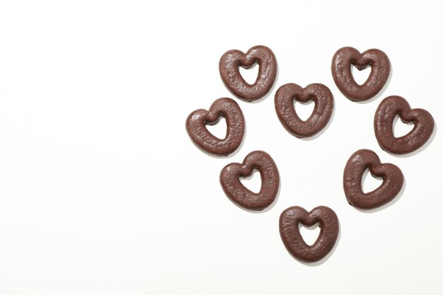 Foto conceito de saborosos biscoitos de gengibre de padaria no espaço de chocolate para texto