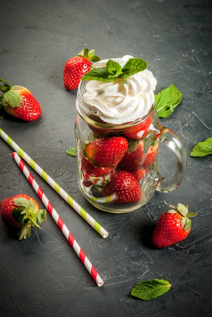 Conceito de smoothie de morango