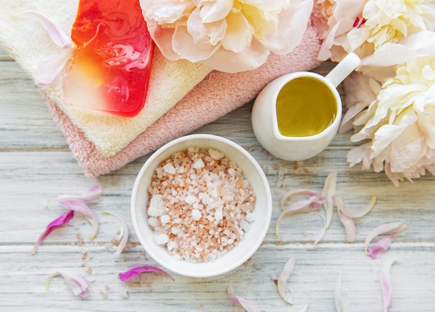 Conceito de spa com peônias