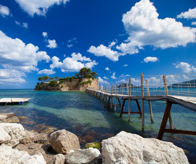 Conceito de viagens e férias Zakynthos uma ponte para a ilha