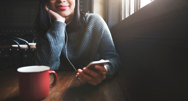 Conceito em linha do bate-papo da tecnologia de comunicação