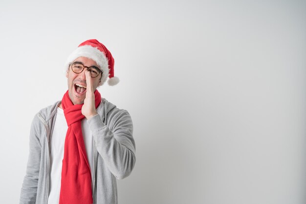 Conceitos de Natal - jovem gesticulando